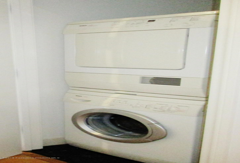 1100 Wilshire Blvd #2203 - Laundry #2 -