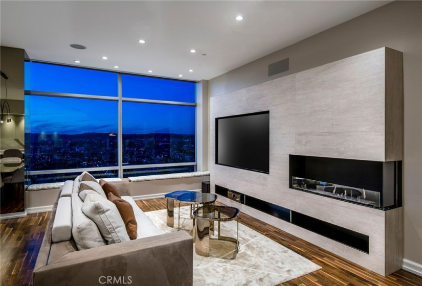 900 Olympic Boulevard #38D, Los Angeles, California 90015, 2 Bedrooms Bedrooms, ,1 BathroomBathrooms,Residential,Condominium,For Sale,Olympic,PW24048138