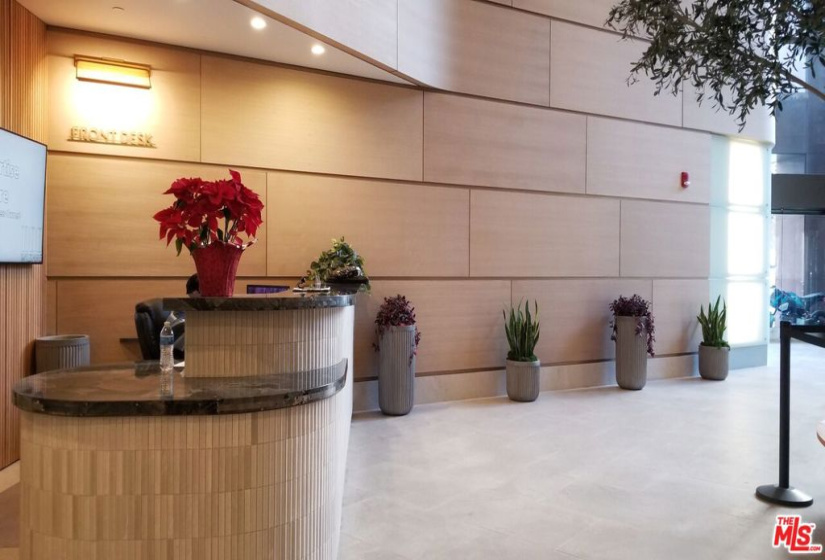 24/7 front desk reception and security